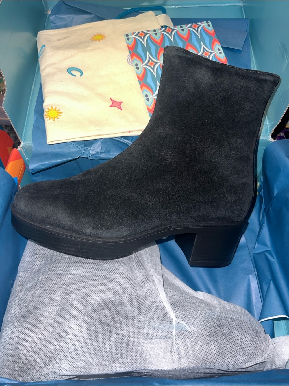 Women’s Size 9 Lazo Siren Suede Zip Ankle Boot in Black